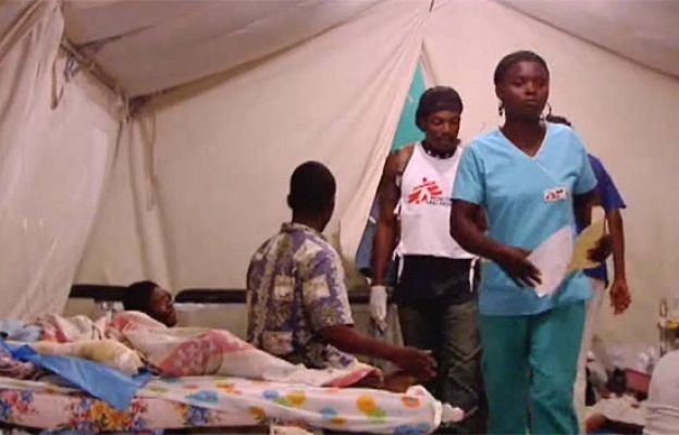  - Improvisados hospitales en Haití