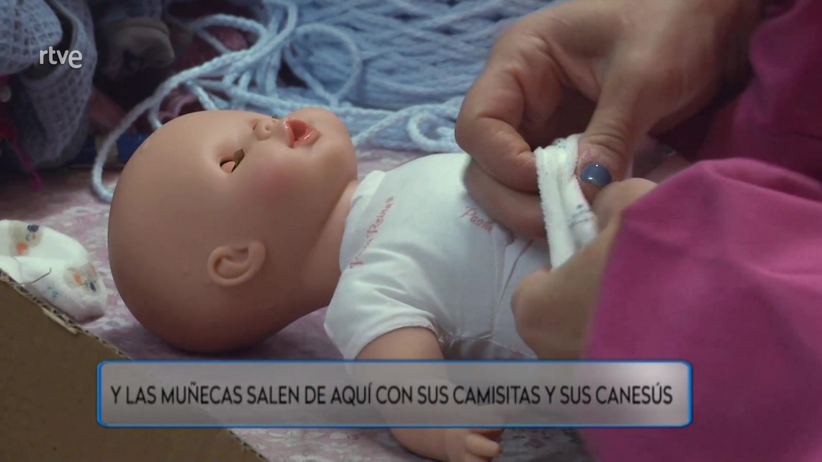 Aquí hay trabajo - Muñecas hechas a mano - ver ahora