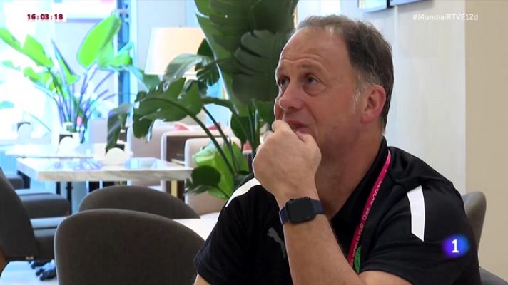 Telediario 1 - La clave del éxito del despliegue físico de Marruecos la tiene un español, el preparador Edu Domínguez