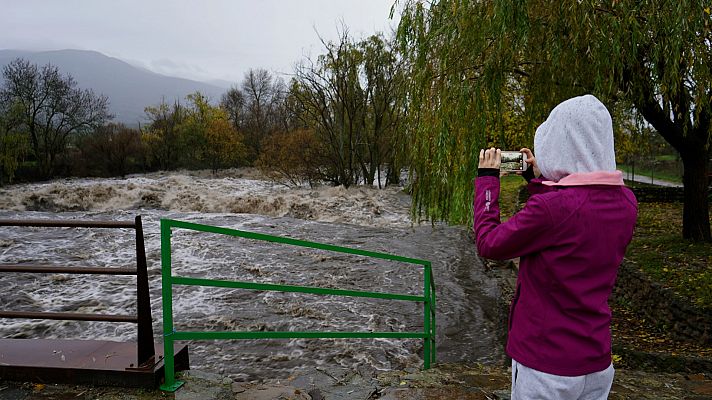 Telediario 1 - La borrasca Efraín llega con lluvias abundantes a toda España, especialmente en Andalucía y Extremadura