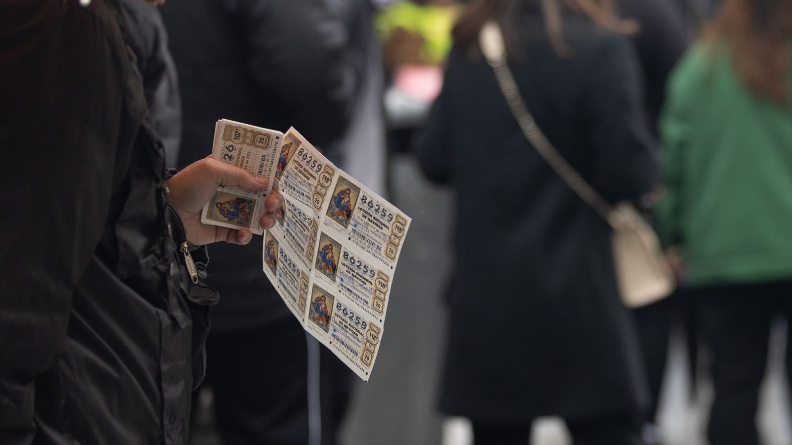 250 décimos encontrados de la Lotería de Navidad en un autobús de Palencia