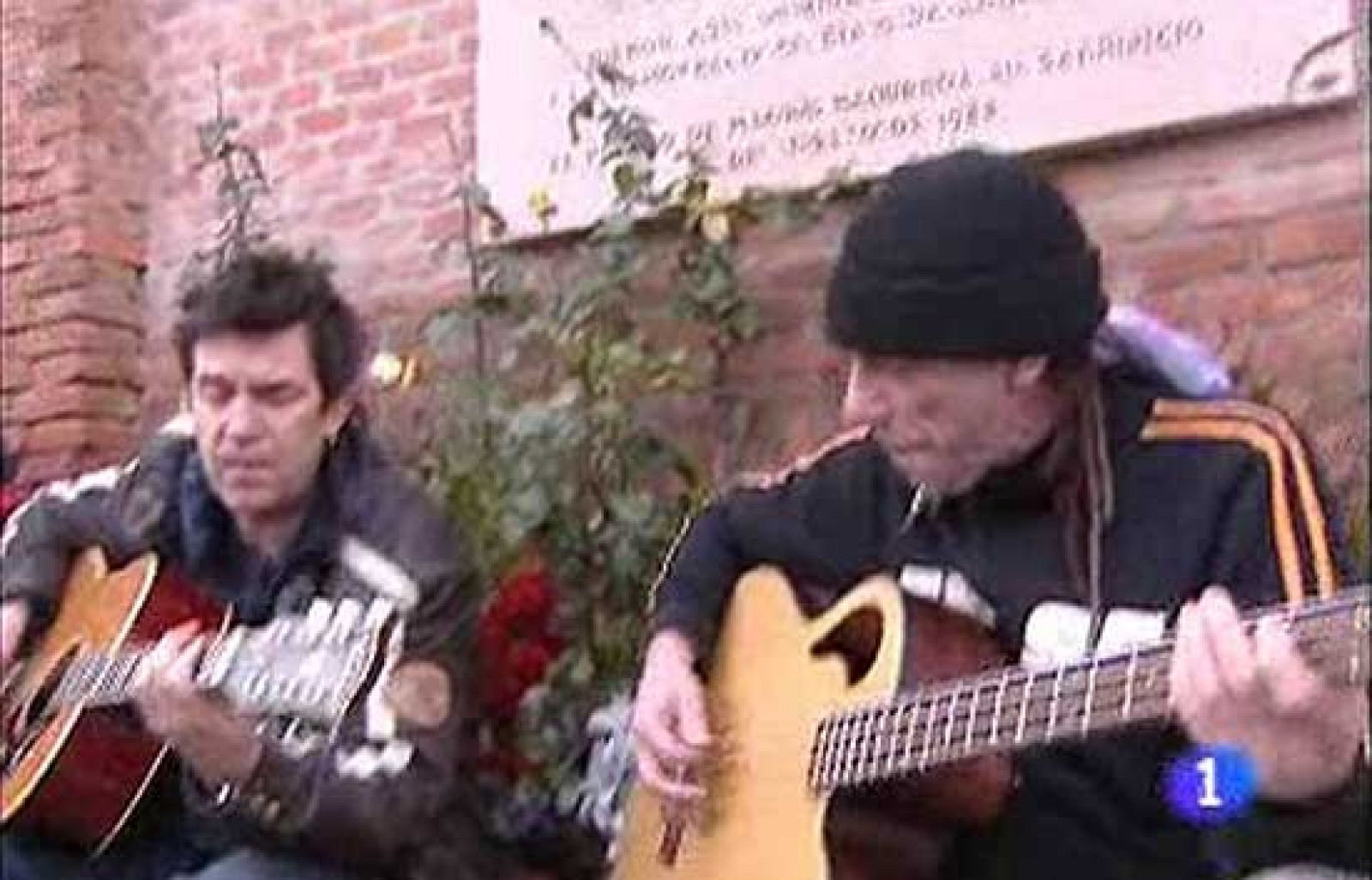 Barricada presenta su último disco en el cementerio de La Almudena