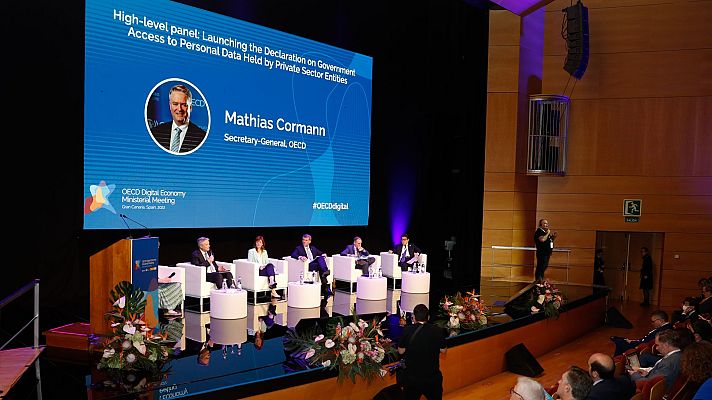 Telediario 1 - La OCDE busca estrategias de economía digital en su cumbre en Canarias