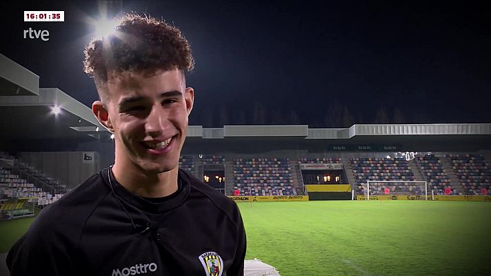 Telediario 1 - Aymane Jelbat, jugador del Barakaldo, cuenta el secreto de la Academina Mohamed VI, la cantera del semifinalista Marruecos