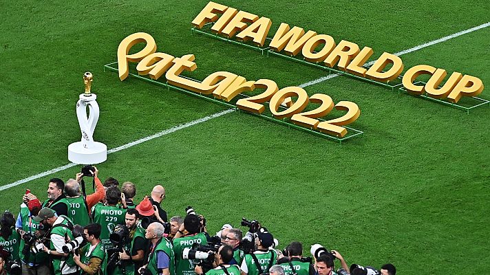 Telediario Fin de Semana - Qatar 2022, un Mundial señalado por la vulneración de los derechos humanos