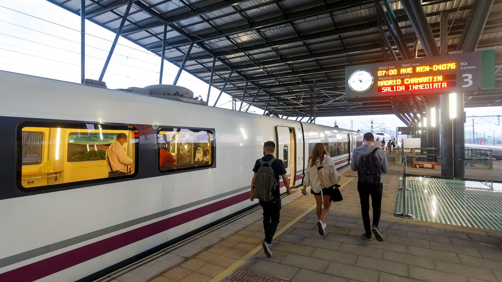 Asturias, País Vasco, o Extremadura: los AVE que aún no han llegado | Ver