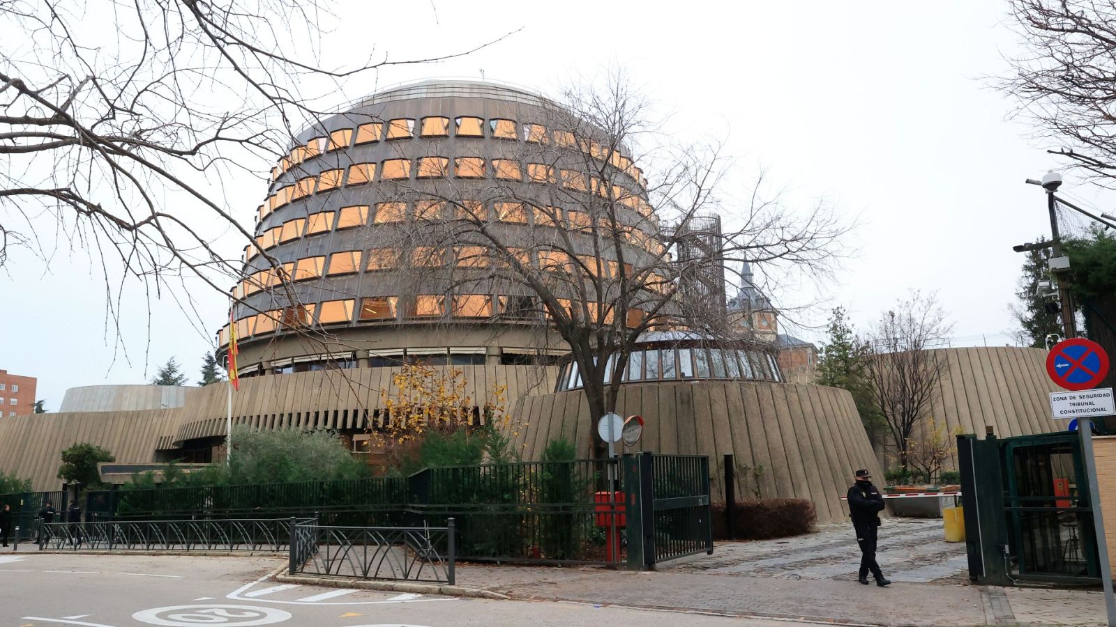 El Constitucional acepta el recurso del PP y paraliza la votación en el Senado de la reforma judicial del Gobierno