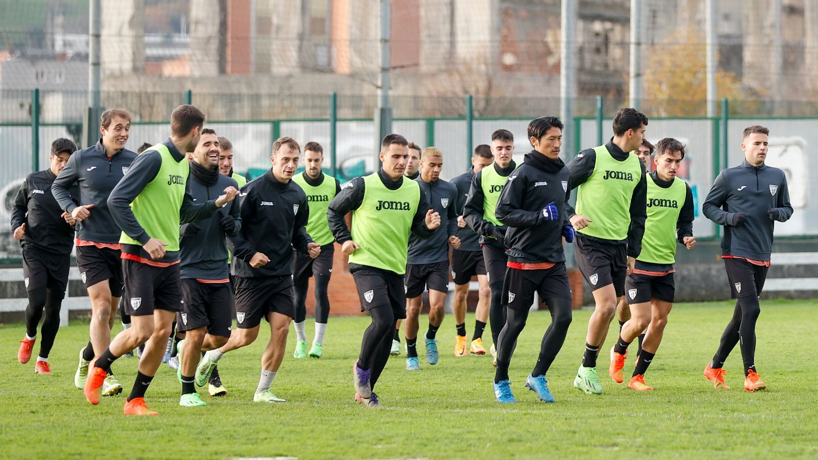 Fiesta vizcaína en Sestao para recibir al Athletic en Copa | Ver