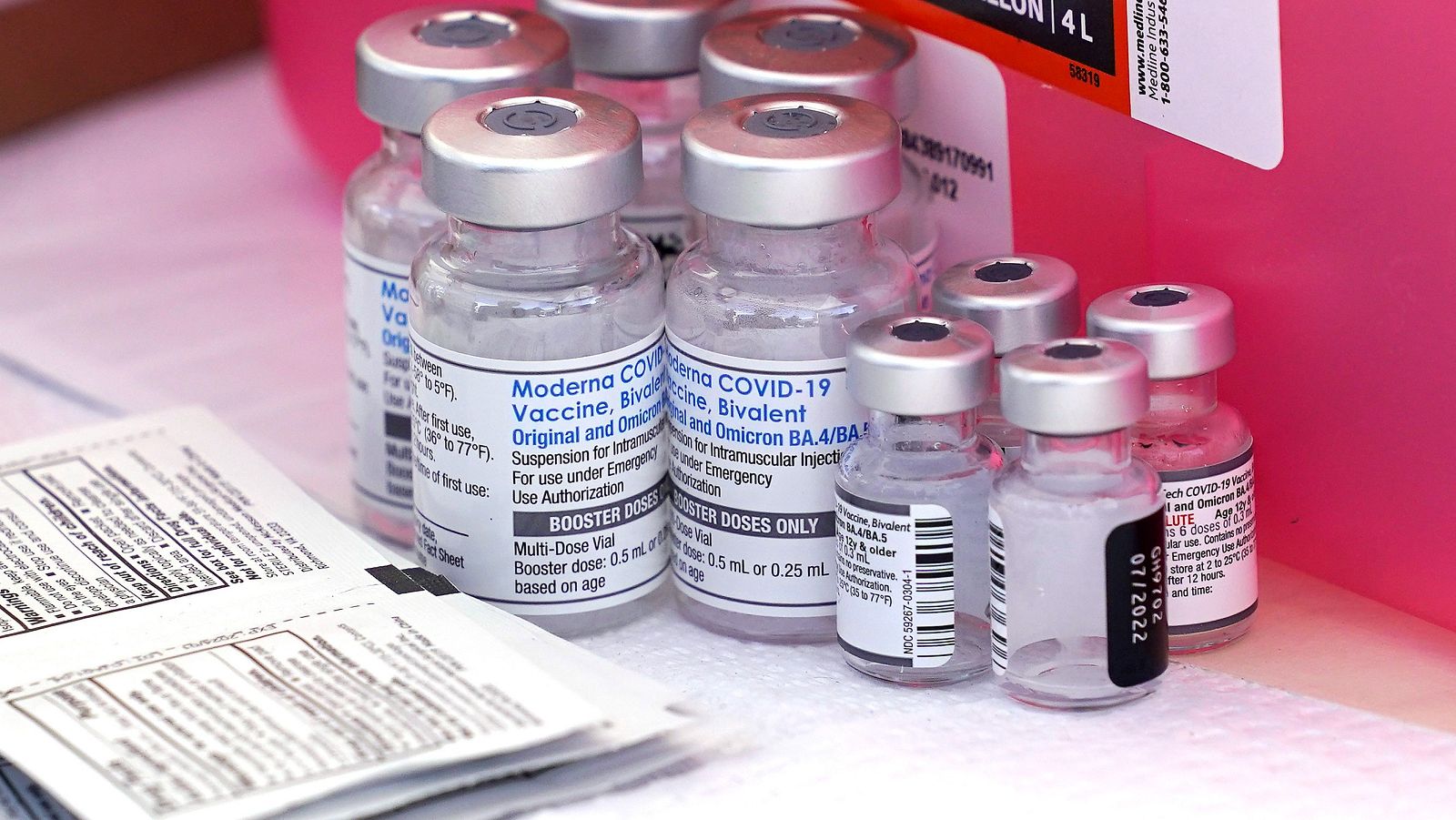 Casi 14 millones de dosis de vacunas COVID ya han caducado en España | Ver