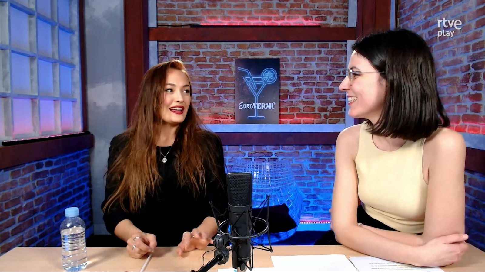 Entrevista a Sofía Martín en el Eurovermú