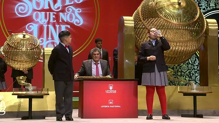 Lotería de Navidad - Los nervios de Daniela en el sorteo de la Lotería de Navidad