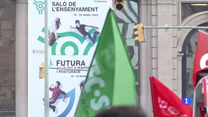 L'Informatiu - El sindicat majoritari d'educació USTEC convoca vaga pels dies 25 i 26 de gener.