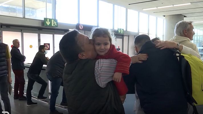 Telediario 2 - Volver a casa por Navidad, una escena clásica por estas fechas