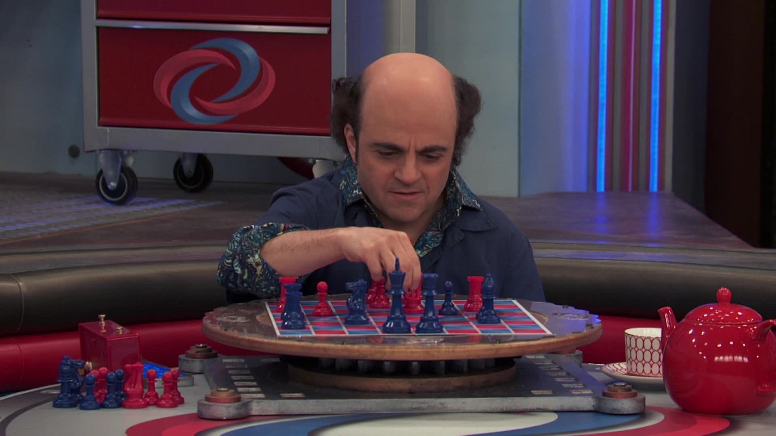 Cita en la cueva - Henry Danger | Ver