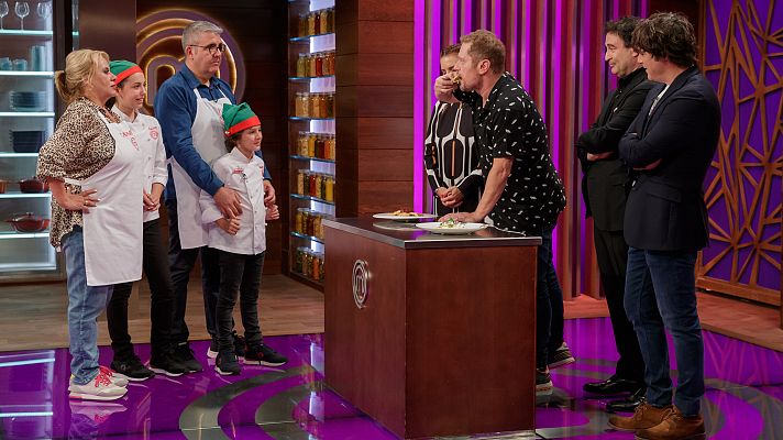 MasterChef Especial Navidad - El Monaguiilo no puede aguantar la risa con el plato de Flo