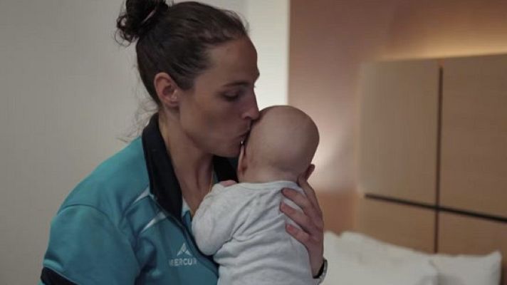Telediario 2 - Maternidad y hockey, el doble reto de Mari Ángeles Ruiz