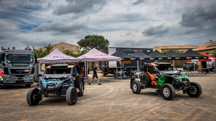 Telediario 1 - La caravana del Dakar 'se blinda' en Arabia