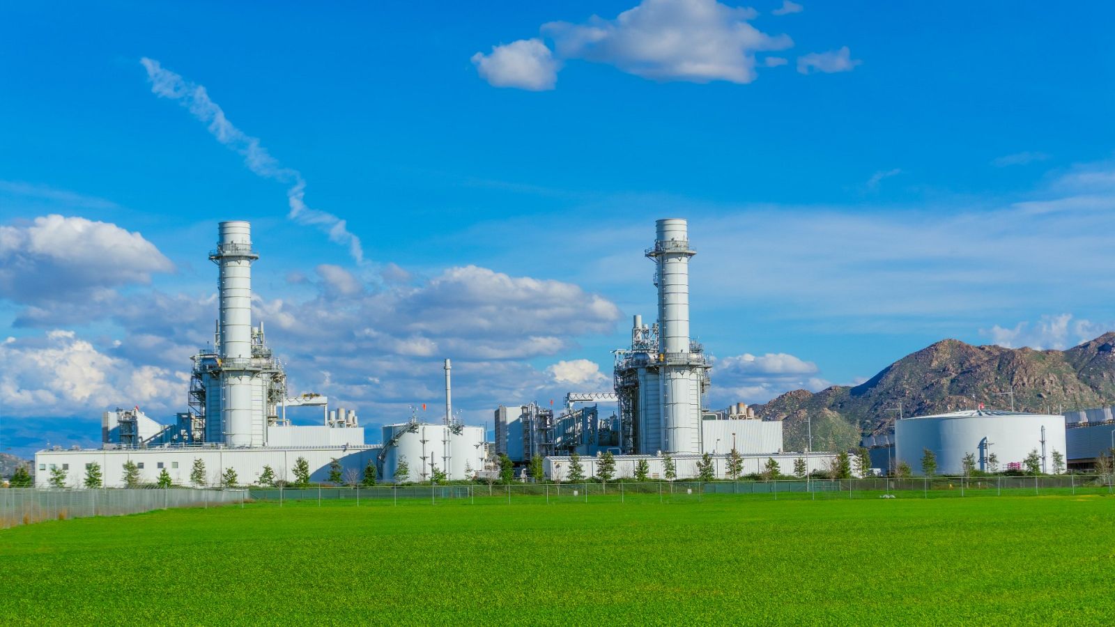 El equipo de TVE se adentra en una central de ciclo combinado que usa gas para generar electricidad, ya que un 24% de la energía consumida en España este año procedía de este tipo de instalaciones.