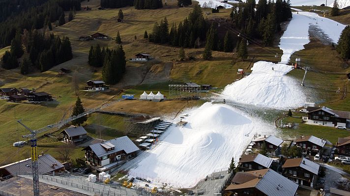 Telediario 2 - La falta de nieve en las estaciones de esquí pasa factura a las zonas que dependen de este deporte