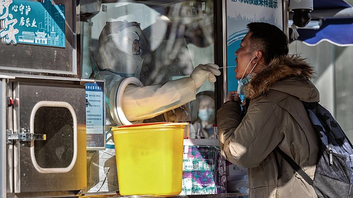 Informativo 24h - España exigirá prueba negativa de COVID o pauta de vacunación completa a los pasajeros procedentes de China