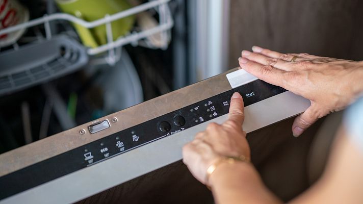 Telediario 1 - La factura de la luz sube un 33% en 2022