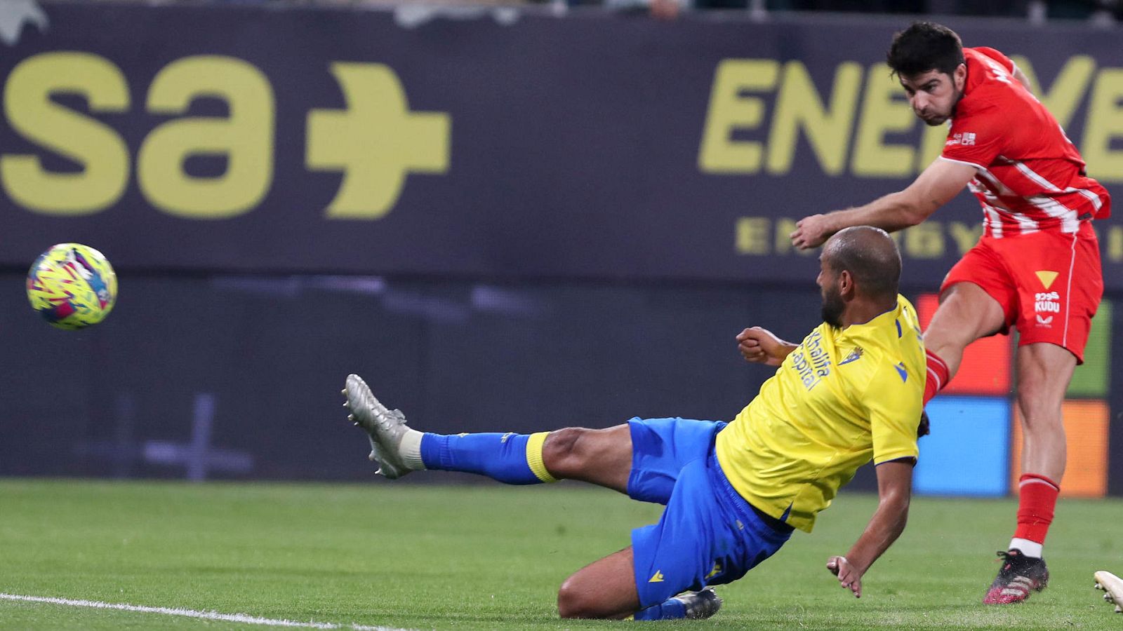 Cádiz - Almería: resumen del partido de la 15ª jornada de Liga -- Ver ahora