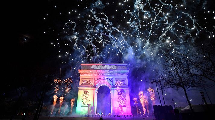 Telediario Fin de Semana - El mundo se ilumina para recibir al 2023