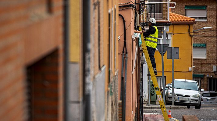 Informativo 24h - El paro registra la cifra más baja desde 2007