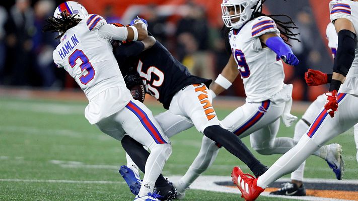 Telediario Matinal - Hamlin, jugador de los Bills, en estado crítico tras desvanecerse después de un choque en su partido contra los Bengals