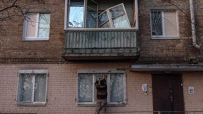 Telediario 2 - Sin ventanas por la guerra: "Si hay un explosión, los cristales pueden romperse y dañarnos"