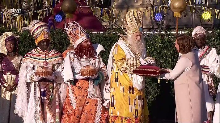 Especials en català - Arribada dels Reis d'Orient al port de Barcelona