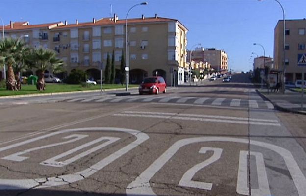  - Motorista atropella a policía local