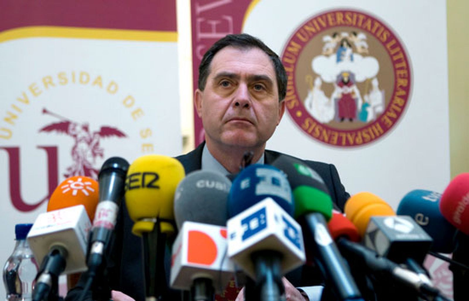 Hasta ahora en la Universidad de Sevilla si te pillaban copiando no te expulsaban del aula | Ver