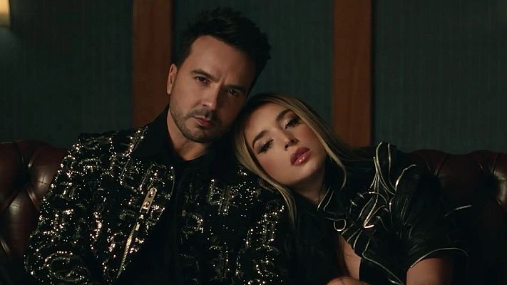 Telediario 1 - Lola Indigo actúa en casa de sus fans y estrena tema con Luis Fonsi: 'Corazones rotos'