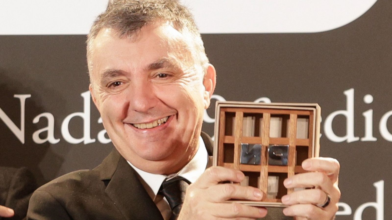 Manuel Vilas gana la 79 edición del Premio Nadal de novela con 'Nosotros' - Informativo 24h | Ver