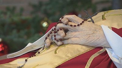 Adi�s al Papa em�rito