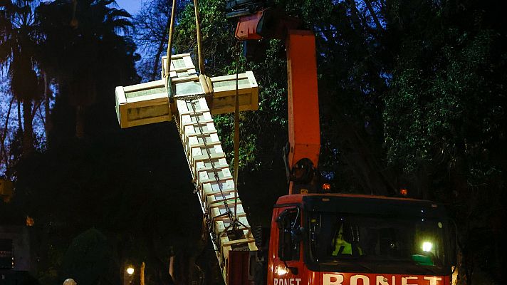 L'informatiu - Comunitat Valenciana - Castelló retira la Creu del Parc Ribalta al considerar-la un símbol franquista