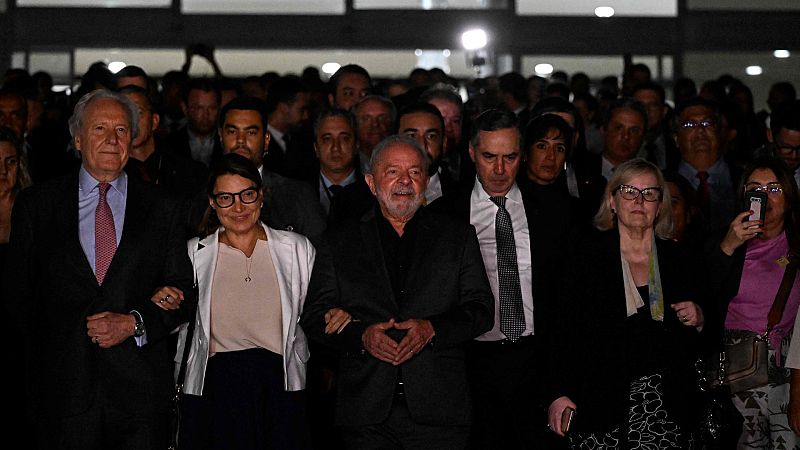 Lula y los jefes del poder Legislativo y Judicial de Brasil llaman a "defender la democracia"