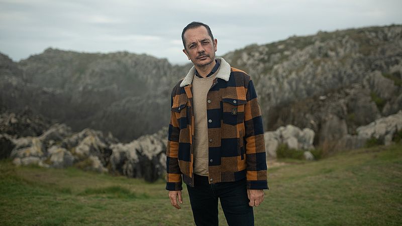 En la nueva novela del pianista y escritor Javier Rovira, "Mala mar" (RBA), un encuentro familiar informal desemboca en una tragedia