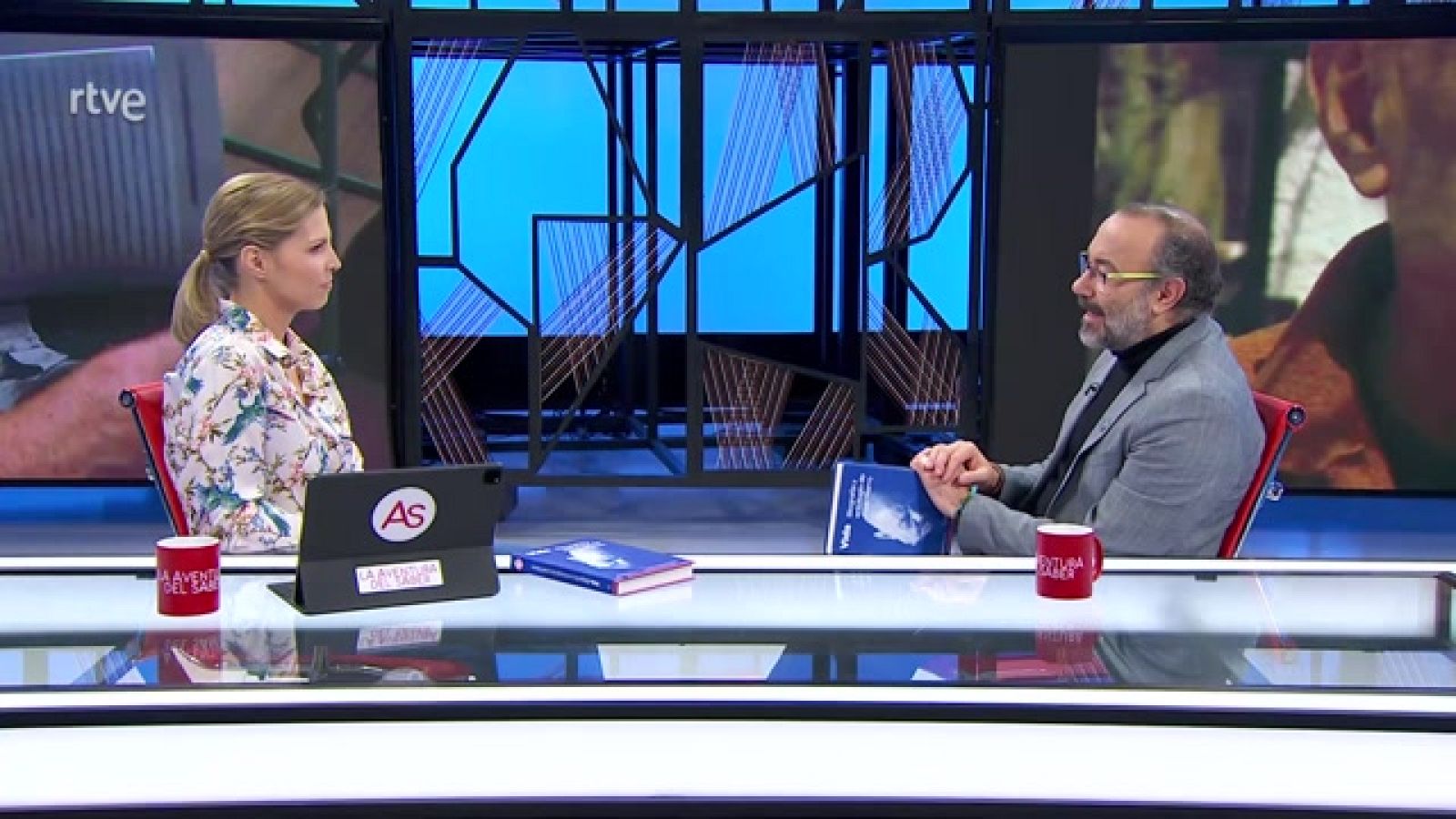 Mara Peterssen entrevista al escritor y periodista Jesús Marchamalo. Es autor del libro 'Vida. Biografía y antología de José Hierro', junto con el poeta Lorenzo Oliván.