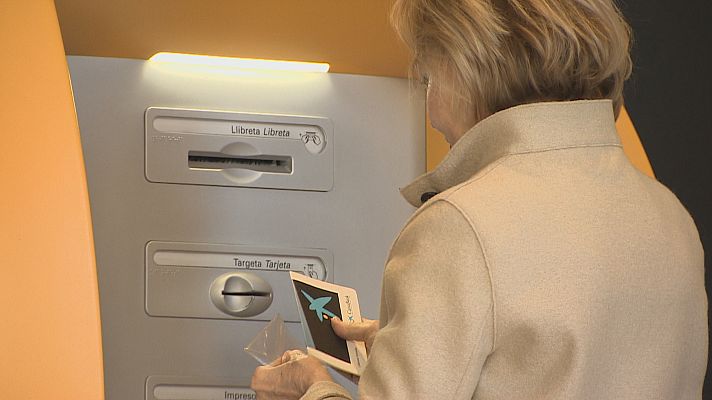 L'informatiu - Comunitat Valenciana - Los bancos optan por la desaparición de las libretas de ahorros