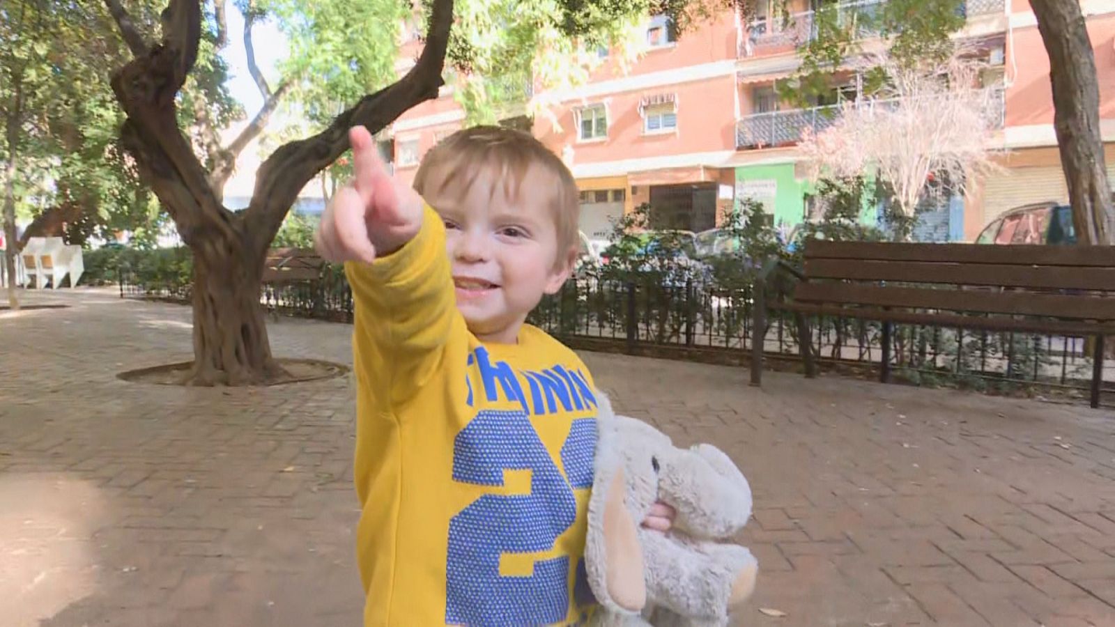 La colaboración ciudadana devuelve a las manos de Marcos su peluche Fantito