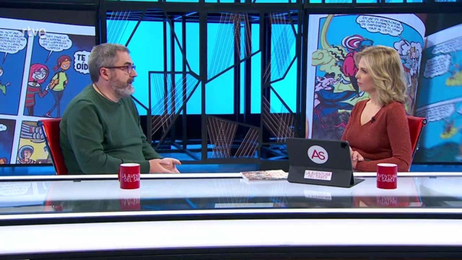 Mara Peterssen entrevista a Pedro Cifuentes, profesor y dibujante. Acaba de publicar 'Un viaje por las letras', una historia universal de la literatura en formato cómic.