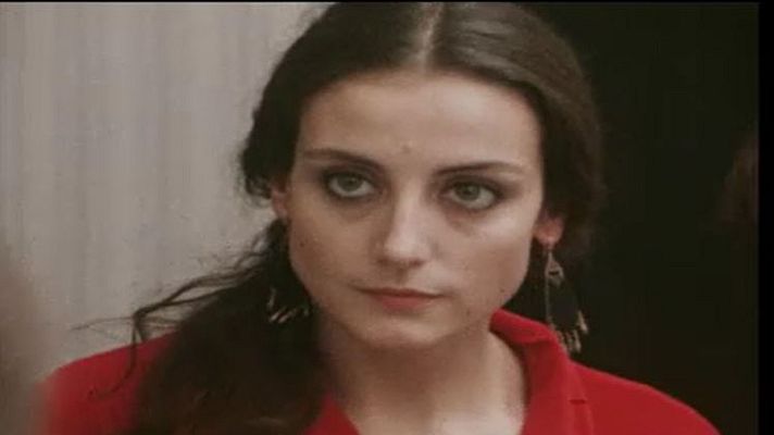 Art Flash - L'actriu Carme Elias interpreta la Marta a 'Terra baixa'