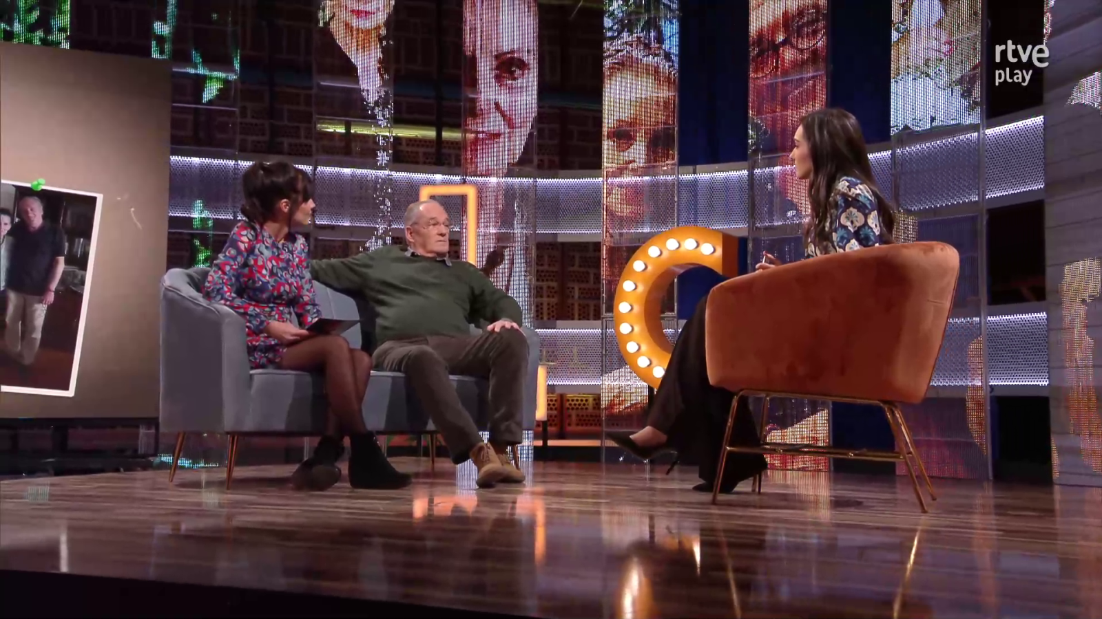 Culturas 2 Carlos Olalla y la biografía de Carmen Castellote - Culturas 2 | Ver