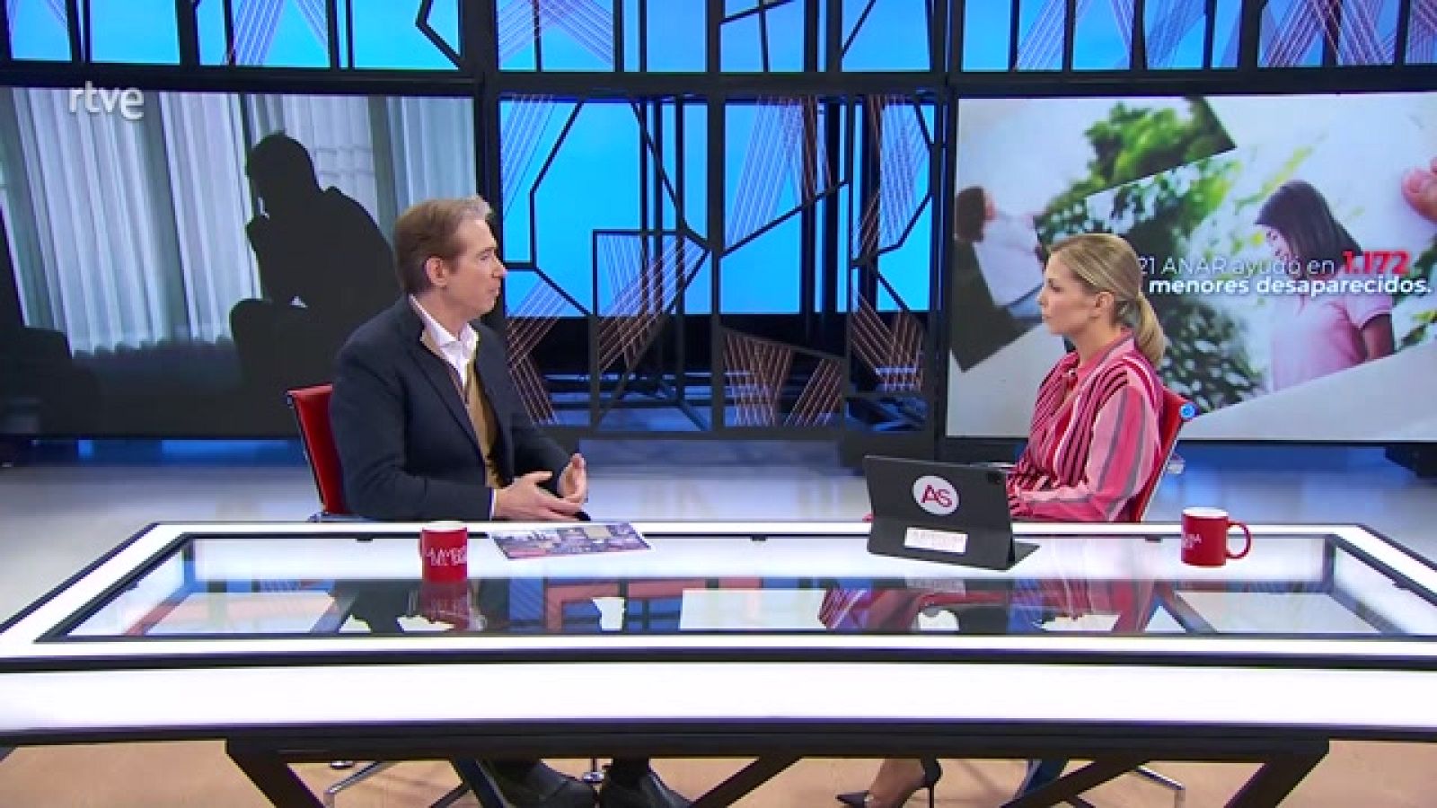 Mara Peterssen y Benjamín Ballesteros, de la Fundación ANAR, analizan un estudio sobre conducta suicida en la infancia y la adolescencia en España. Sus datos revelan que las cifras han aumentado vertiginosamente en los últimos años.