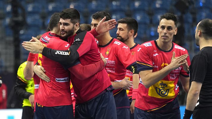 Telediario Fin de Semana - España recupera a Cañellas para el partido de hoy ante Chile