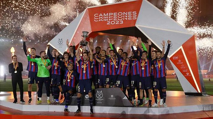 Telediario 1 - Explosión de alegría por el primer título de Xavi con el Barça