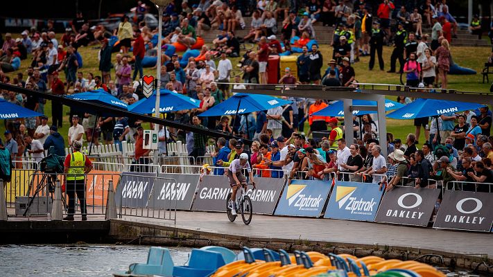 Telediario 1 - Bettiol gana la prólogo y se viste de líder en el Tour Down Under