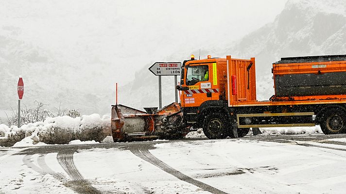 Telediario 1 - Las fuertes nevadas de Fien ponen en alerta al norte de España